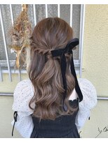 ティエドゥール エム(tiedeur × EMU)&nbsp;ゆるふわハーフアップ