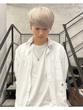 ディーカヘアー(Di KA HAIR) ホワイト/メンズマッシュ/TAKUMI