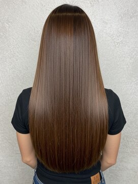 ガーディナ(Gardina) ストレート ブラウンカラー 艶髪 髪質改善トリートメント 20代