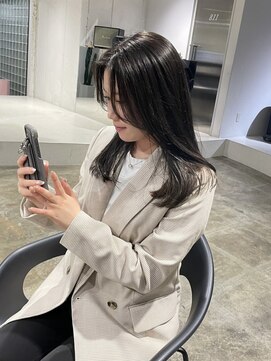 エイチ(811) バーガンディチャコールグレーハッシュカットペールオレンジ