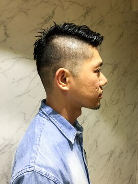 パティオン(PATIONN) ウェット仕上げのメンズシンプル黒髪ショートツーブロック☆