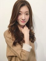 リコ(LIKO)&nbsp;大人女子☆ハイライトローライトが入ったロングパーマスタイル!