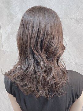 ドゥマン(Demain) ★大人かわいいカーキグレージュフェザーバング艶髪ミディ