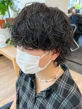 ウェイビーエフティフィフス 横浜西口(WAVEY ft.fifth) 波巻きパーマメンズマッシュウルフツイストスパイラルパーマ