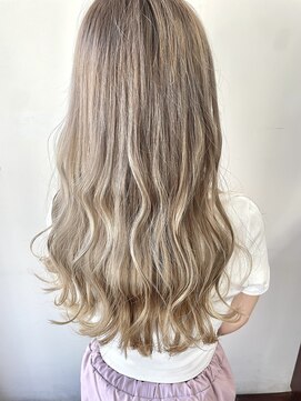 ジェイエルビー(JLB) 【JLB.moe】ホワイトブロンド