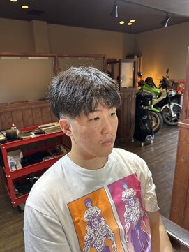 カットスペース キャロル(CUT SPACE CAROL) ツーブロフェード