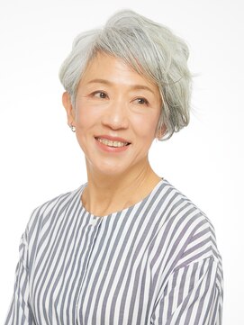 ステラ 木田余店 (stella) グレイヘアにおすすめ◎アシンメトリーパーマスタイル