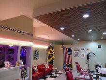 ゴリラ(GORILLA)の雰囲気（80's American Barber Shop）