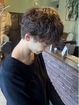 リミックス 南国店(remix)の写真/トレンドのメンズパーマが人気！経験豊富な実力派スタイリストが、貴方だけに似合う理想のスタイルを実現！