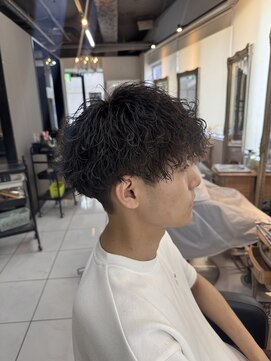 アイズ 海老名(AIZU) 波巻きツイトスパイラルパーマ 縦落ちツイスト スパイラル