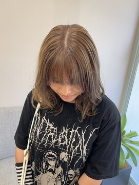 モナルダ(Monarda) くすみベージュ