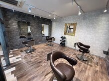 ヘアーデザイン ビビッドリンク(HAIR DESIGN VIVID link)の雰囲気（落ち着きのある店内でリラックスした空間を♪）
