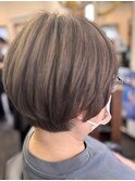 グレイカラー 白髪ぼかし ショートヘア 大人女性