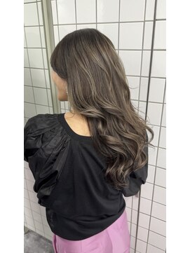 ジュイル ハラジュク(JEWIL HARAJUKU) 印影が美しいバレイライツ