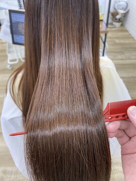 ホワイト(WHITE HAIR@NICOLA) シルキーストレート