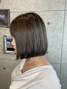 リノ(Lino) ハイライトワンレングスロブ