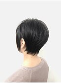 黒髪大人ハンサムショート