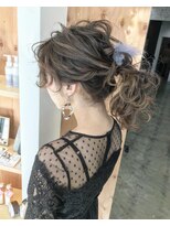 ニド(2do)&nbsp;結婚式お呼ばれポニーテールアレンジ