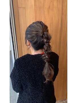 スカラ(SCALA.) ヘアアレンジ/ヘアセット/ポニーテール/編みおろしアレンジ