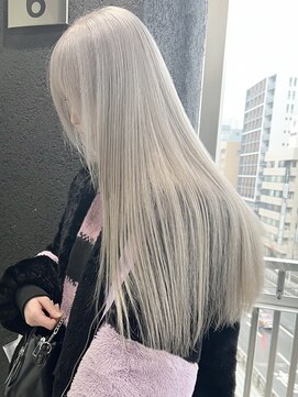 ツキ 横浜店(tuki) ホワイトグレージュインナーカラーイヤリングカラー