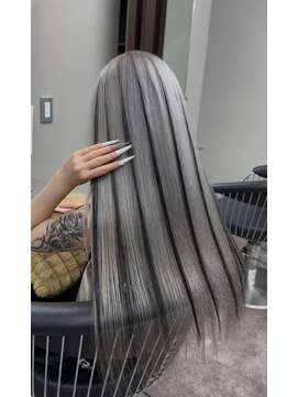 エミーバイモアムー(Emmie byMoremuu) 【RYUKI】シルバー　エクステ