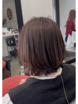 ジイジイ 宇多津店(GIGI) ハイライト×ミディアムボブ