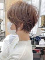 ビュートヨナカ(VIEW TOYONAKA)&nbsp;30代/小顔カット/コンパクトショート/オリーブグレージュ/豊中