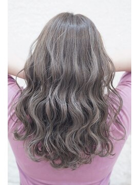 ティンク 横須賀中央(Tink) ホワイトシルバーベージュ◎