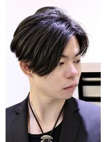 ヨシザワインク プレミアム 築地店(YOSHIZAWA Inc. PREMIUM)&nbsp;前下がりセンターパートツーブロネープレス刈り上げ/20代30代