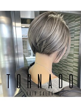 トルネード(TORNADO) 外国人風ハイライトバレイヤージュシャドウルーツ ホワイト T220