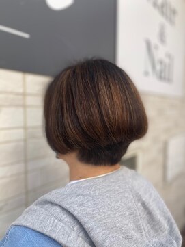 ジア ヘアーアンドネイル グラレイヤーボブ