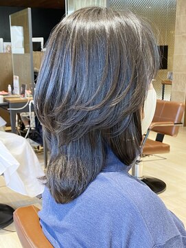 アフロート ギンザ(AFLOAT GINZA) 20代30代40代 大人可愛い丸みのあるひし形くびれウルフレイヤー