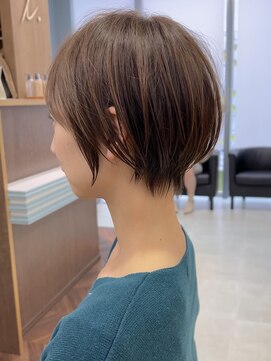 ビュー フクオカ(VIEW FUKUOKA) 美髪にオトナかわいいホワイトグレージュネビージュショートボブ