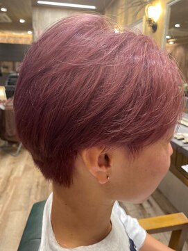 イスト(hair salon ist) メンズショート　ブリーチカラー　ダブルカラー　分け目スタイル