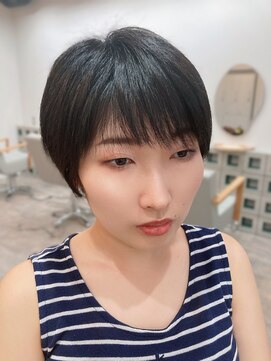 ラルゴ ヘアー(LARGO Hair) 黒髪クール系ショート