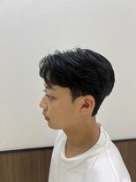 ステージ(STAGE)&nbsp;ダウンパーマ　韓国メンズヘア　センターパート