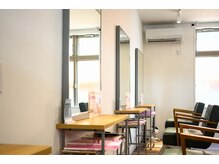 カラープラス 安城店の雰囲気（女性専門店で毎月ヘアカラー(リタッチ)に通いやすいお店♪）