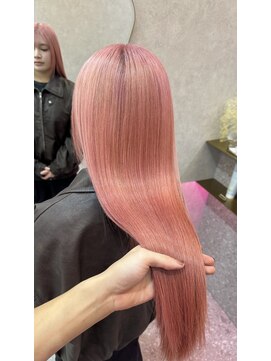 ロンド レア 天神大名店(Lond Le’a) ホワイトブロンド/外ハネボブ /ワイドバング/ブルーブラック