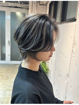 イロ(iro) ショートボブ×コントラストハイライト