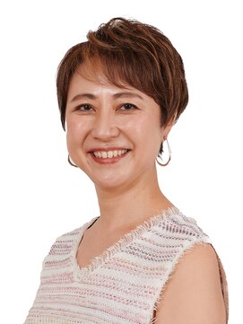 えがお美容室 奈良店 女性らしい柔らかさを活かしたショートレイヤー