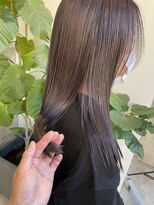 イル(ill) ブリーチ無しで、透明感アッシュが可愛い!!