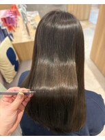 メルク ユニ(merc.uni)&nbsp;新生活におすすめのツヤ感オリーブブラウン◎0402