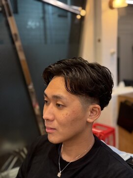 ゼロスバーバー(0's BARBER SHOP) ナチュラルパーマ／毛流れパーマ／メンズパーマ／ツーブロック