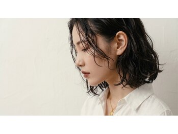 リンダ(Linda)の写真/あなたの魅力を最大限に引き出すスタイルをご提案。ミディアム・ロングの雰囲気チェンジもお任せください。