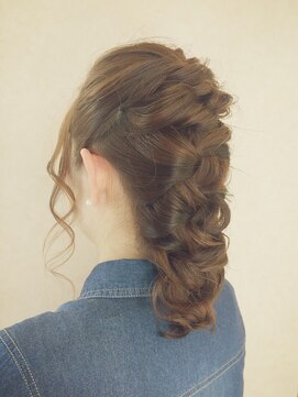 サロン ド ハル salon de HARU ガーリー編み込み