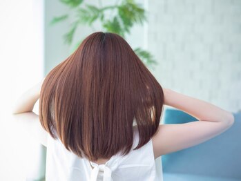 テン(TEN10)の写真/クセはしっかり伸ばして、毛先はふんわり自然なストレートに♪髪の状態に合わせた施術でサラ艶に。