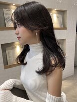 アイヴィー(IVY)&nbsp;上品で大人め。シースルーバングくびれヘア/艶髪/顔まわりカット