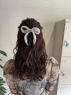 エヴリィ(every) ハーフアップヘアアレンジ