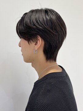 ネオリーブウリ 二子玉川店(Neolive uri) スペインカールスパイキーショートブルーブラックフェザーパーマ