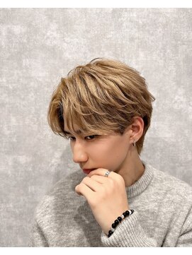 アビー ランシェル(ABEY LENCIEL) フェザーショート/抜きっぱなし金髪ショート